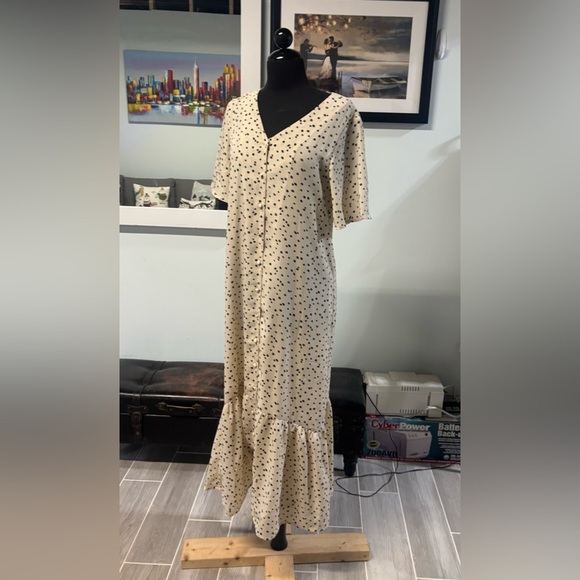 Panda Grove Dresses & Skirts - NWT❤️Panda Grove Midi Isabella Dress-Medium